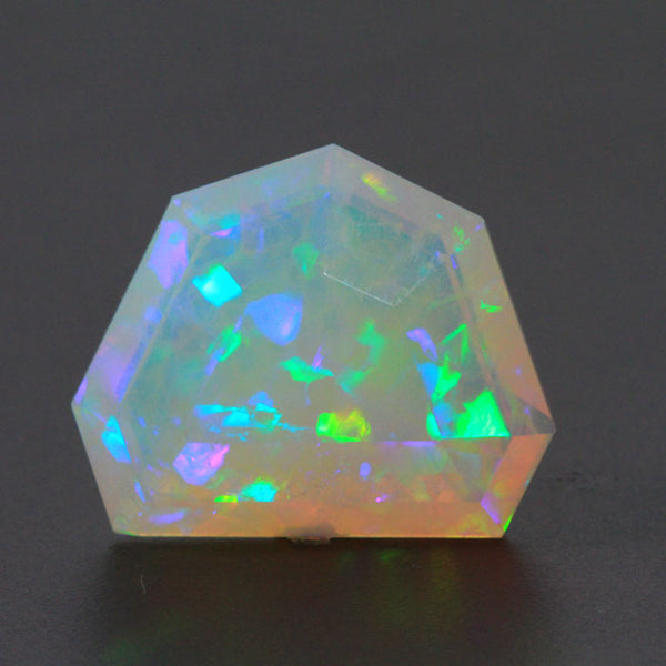 Opale Welo Éthiopienne Naturelle - Cabochon Fantastique 2.39 Carats - 9.9 X 8 X 6 Mm - Neuf