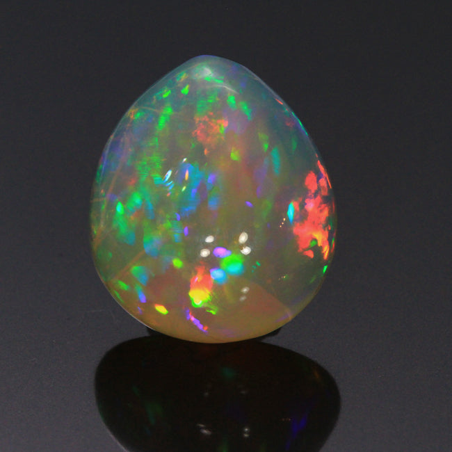 Vivid Cabochon opal Welo Ethiopia